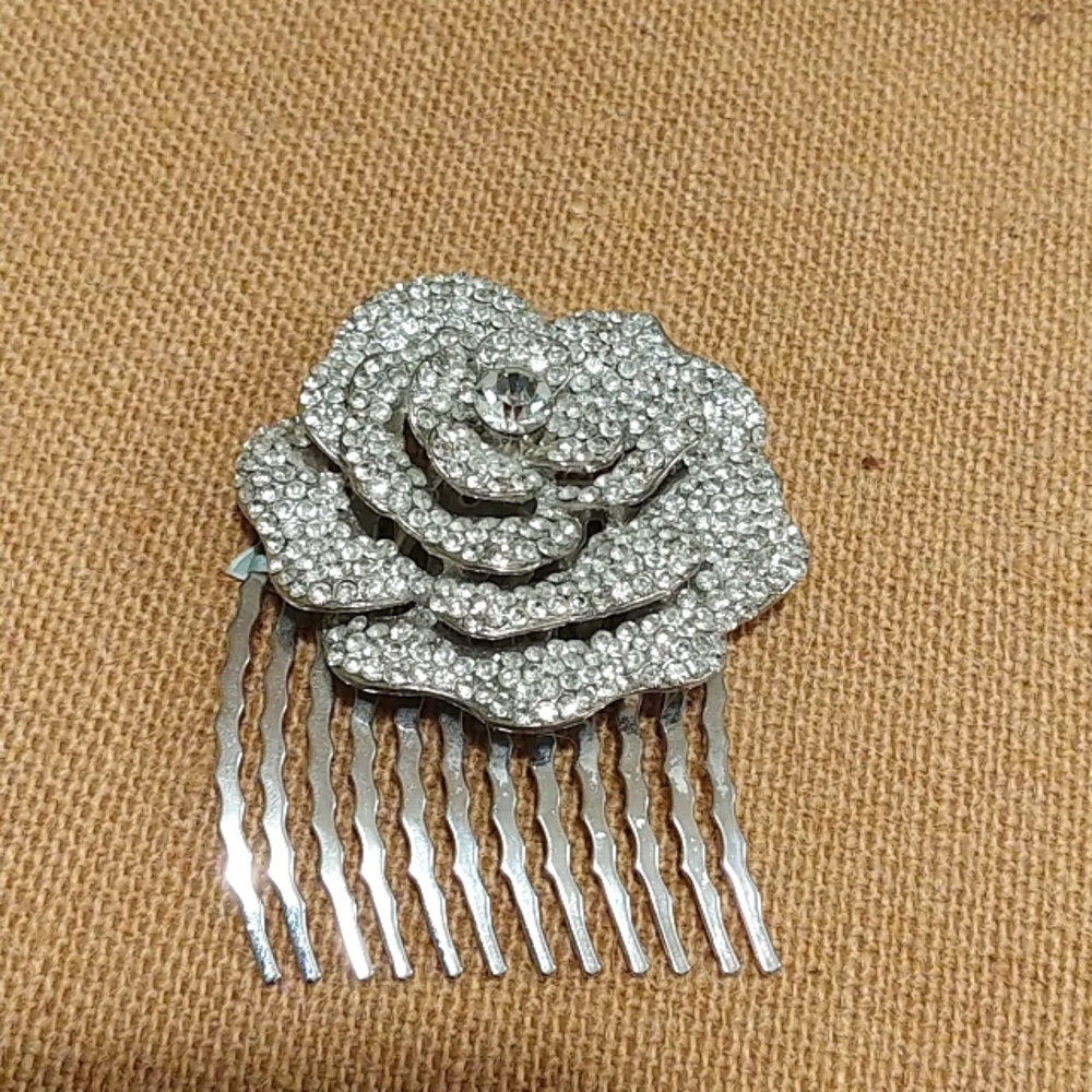 Swarovski Crystal elements Rose bridal hair comb NWT